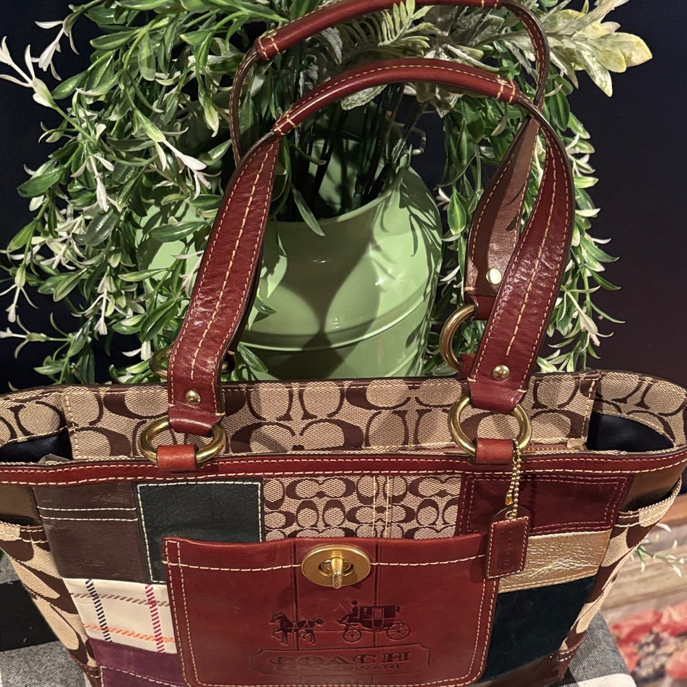 Coach Vintage Holiday Patchwork Gallery Tote - Picture 6 of 14
